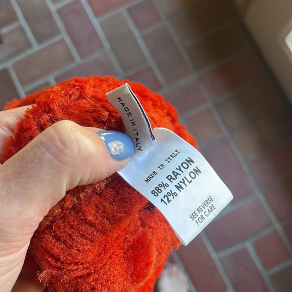 Nordstroms Faux Fur Mittens - Picture 4 of 5
